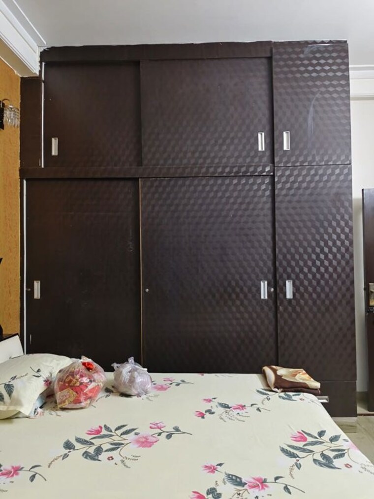 undefined, sector 46 3 Bedroom 200 Sq.Mt. Independent House In Sector 46 Noida 10419607