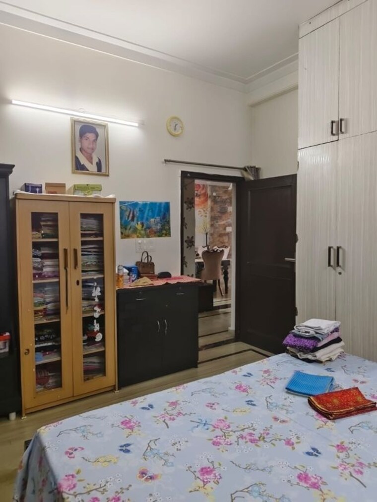 Living Room, sector 46 3 Bedroom 200 Sq.Mt. Independent House In Sector 46 Noida 10419607