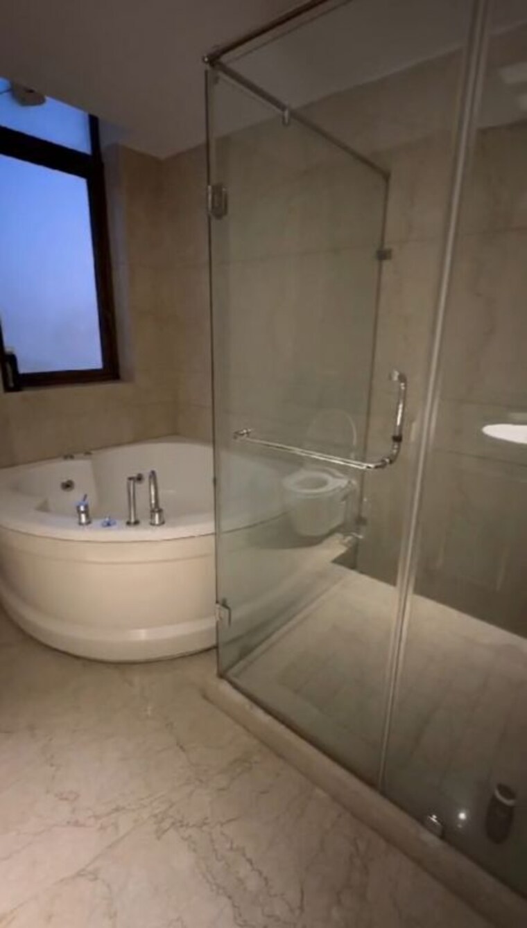 Bathroom, m3m-golf-estate 6 Bedroom 8500 Sq.Ft. Penthouse In Sector 65 Gurgaon 10419572