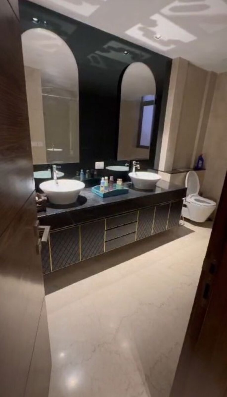 Bathroom, m3m-golf-estate 6 Bedroom 8500 Sq.Ft. Penthouse In Sector 65 Gurgaon 10419572