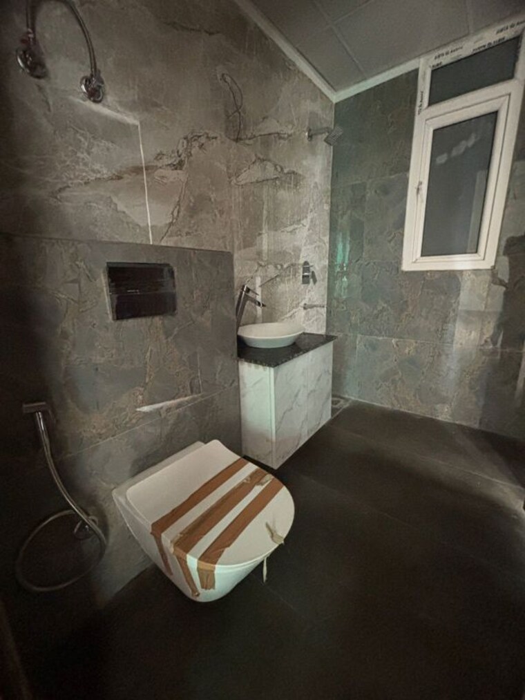 Bathroom, samridhi-daksh-avenue 4 Bedroom 2990 Sq.Ft. Apartment In Sector 150 Noida 10419635