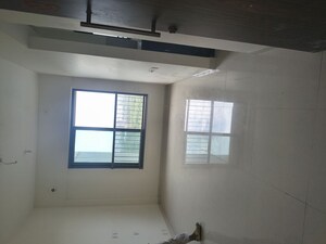 Room in 2 BHK Apartment at Kalpataru Srishti Namaah, Mira Road – for Rent