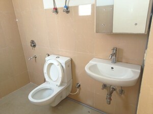 Bathroom in 3.5 BHK Apartment at Emaar Emerald Floors Premier, Sector 65 – for Rent