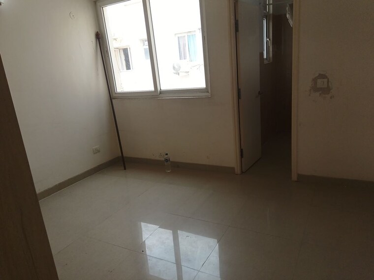 Room, emaar-emerald-floors-premier 3.5 Bedroom 1650 Sq.Ft. Apartment In Sector 65 Gurgaon 10419633