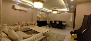 Team Area in 3 BHK Apartment at Defence Colony – for Rent