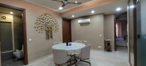 Team Area in 3 BHK Apartment at Defence Colony – for Rent