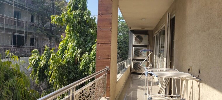 Balcony, defence colony 3 Bedroom 3000 Sq.Ft. Apartment In Defence Colony Delhi 10419628