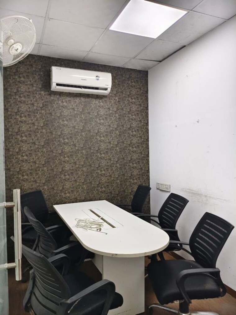 Team Area, sector 63 Commercial Office Space in IT/SEZ 1000 Sq.Ft. In Sector 63 Noida 10419624