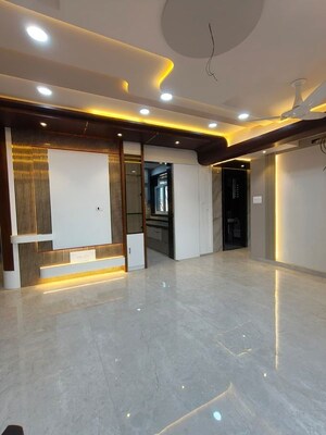 Living Room in 4 BHK Apartment at Kharghar – for Rent