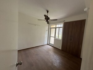 3.5 BHK Apartment For Rent in Jaypee Greens Kosmos, Sector 134