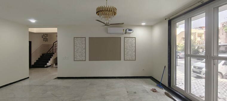 Room, emaar-marbella 4 Bedroom 350 Sq.Yd. Villa In Sector 66 Gurgaon 10419689