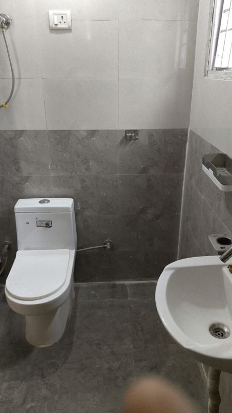 Bathroom, saket 3.5 Bedroom 100 Sq.Yd. Independent House In Saket Delhi 10419748