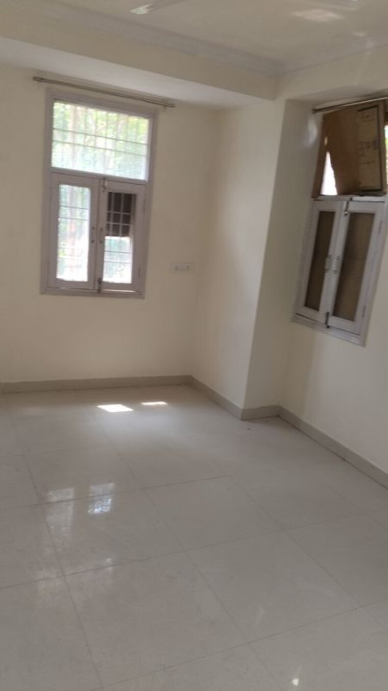 Room, saket 3.5 Bedroom 100 Sq.Yd. Independent House In Saket Delhi 10419748