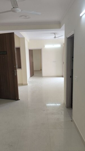 Room in 3.5 BHK Independent House at Saket – for Rent