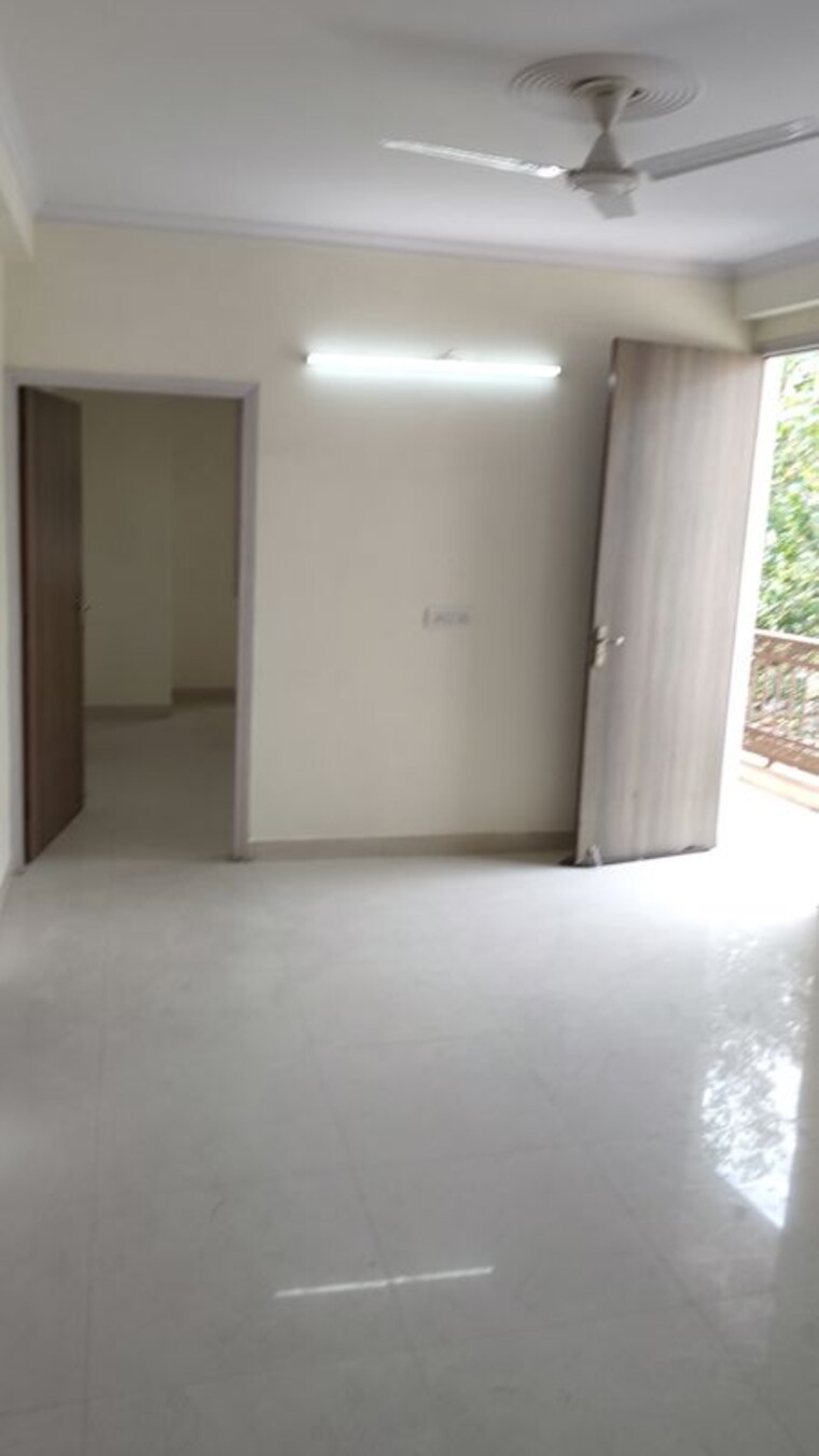 Room, saket 3.5 Bedroom 100 Sq.Yd. Independent House In Saket Delhi 10419748