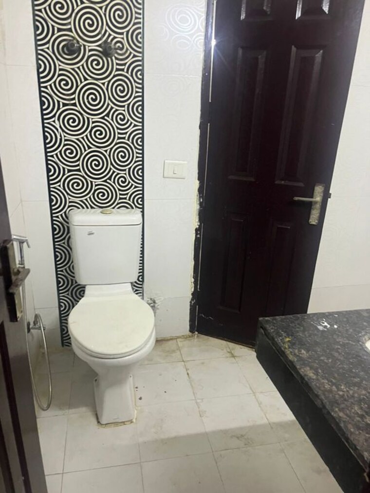 Bathroom, paramount-floraville 3.5 Bedroom 1425 Sq.Ft. Apartment In Sector 137 Noida 10419746