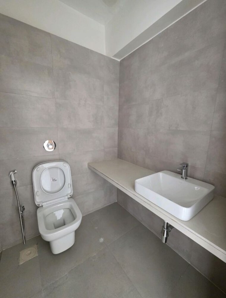 Bathroom, lotus-sky-garden 3 Bedroom 1500 Sq.Ft. Apartment In Malad West Mumbai 10419752