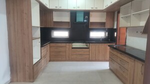 Room in 3 BHK Apartment at Banjara Hills – for Rent