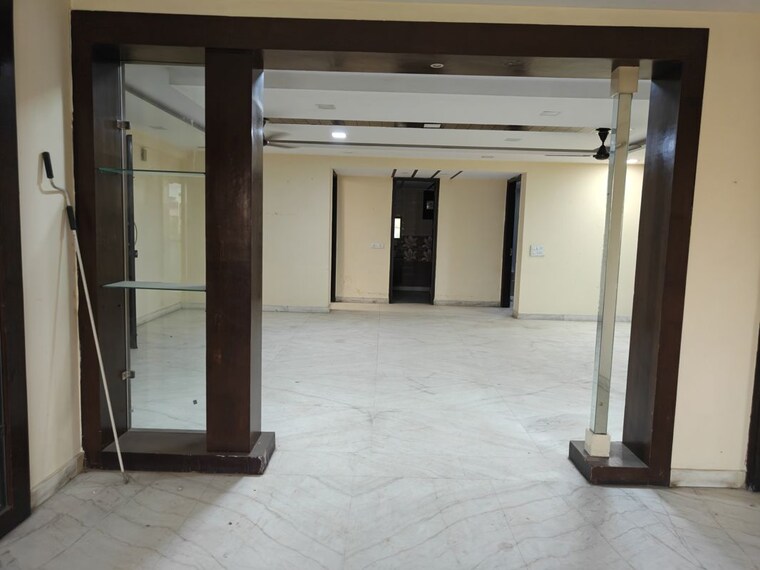 Living Room, tagore park 3 Bedroom 310 Sq.Yd. Builder Floor In Tagore Park Delhi 10419813