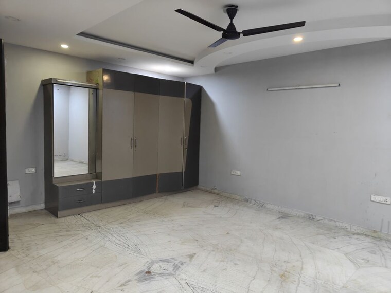 Master Bedroom, tagore park 3 Bedroom 310 Sq.Yd. Builder Floor In Tagore Park Delhi 10419813