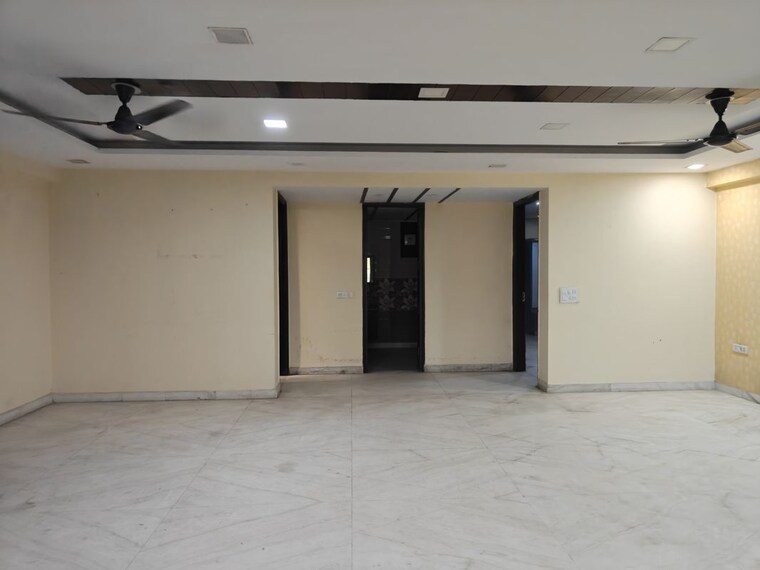 Lobby, tagore park 3 Bedroom 310 Sq.Yd. Builder Floor In Tagore Park Delhi 10419813