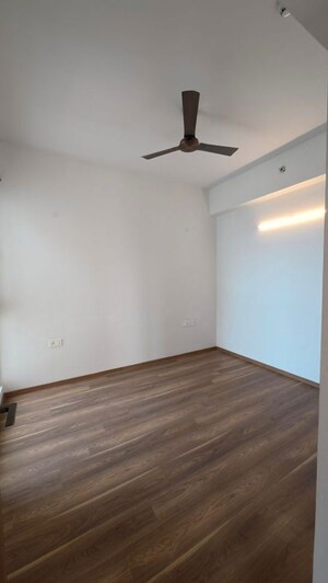 Room in 3 BHK Apartment at Emaar Digi Homes, Sector 62 – for Rent