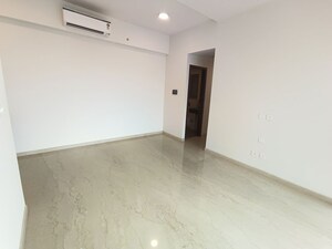 Room in 2 BHK Apartment at Piramal Mahalaxmi, Mahalaxmi – for Rent