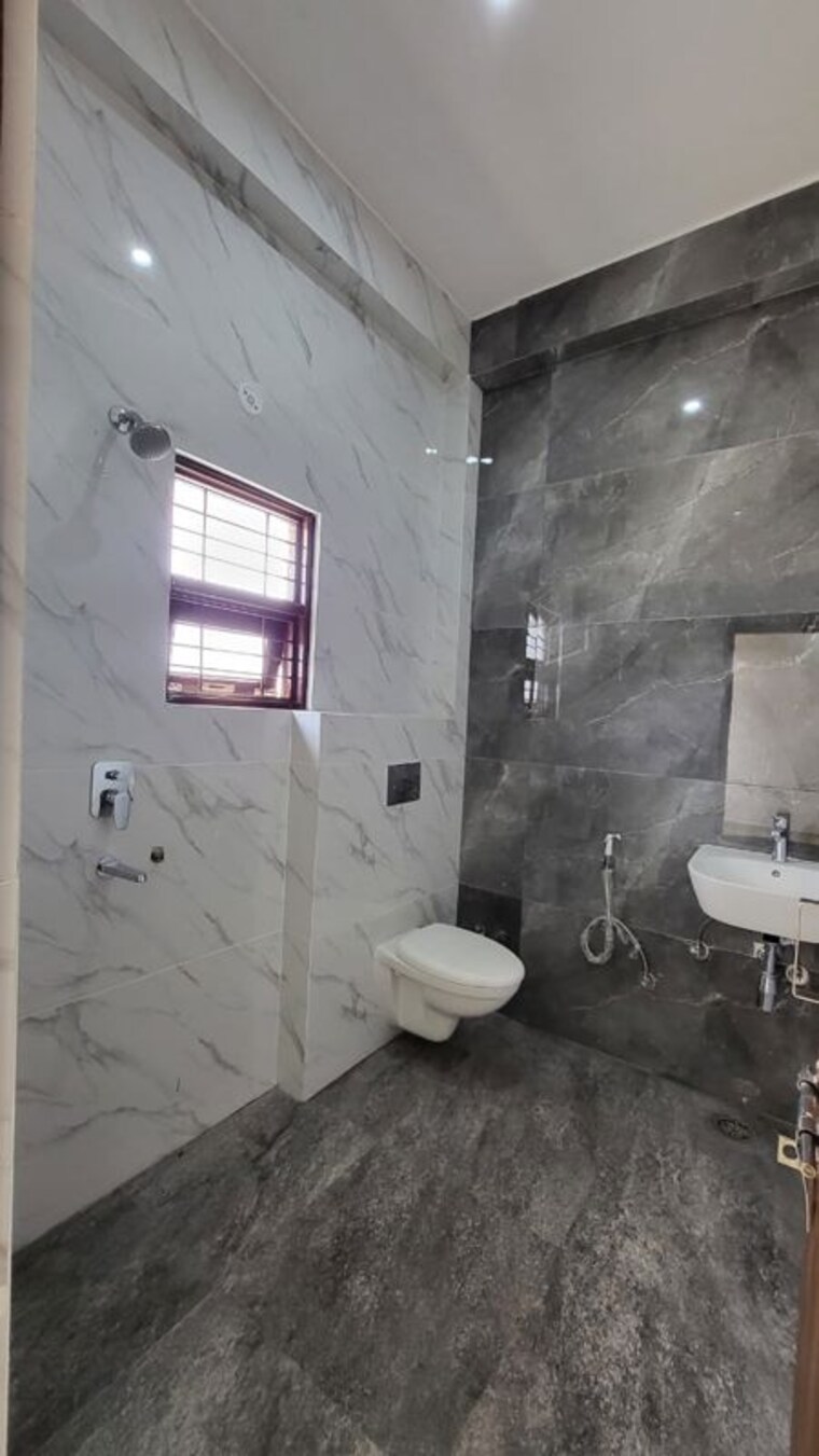 Bathroom, maulviganj 3 Bedroom 1550 Sq.Ft. Villa In Maulviganj Lucknow 10419924
