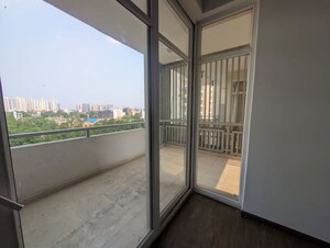 Room in 4 BHK Apartment at SS The Leaf, Sector 85 – for Rent