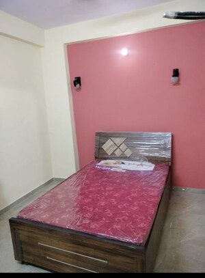 Bedroom in 3 BHK Apartment at Mahal Road – for Rent