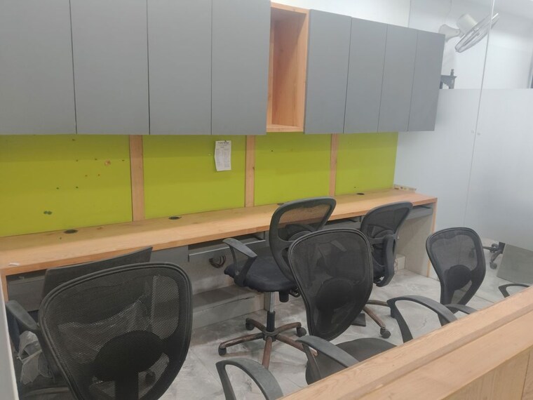 Team Area, netaji subhash place Commercial Office Space 447 Sq.Ft. In Netaji Subhash Place Delhi 10419990
