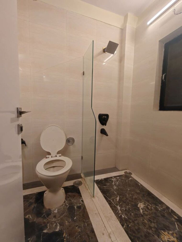 Bathroom, meena-towers-apartment 3 Bedroom 1100 Sq.Ft. Apartment In Chembur Mumbai 10420013