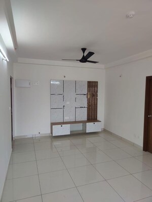 Room in 2 BHK Apartment at Prestige Finsbury Park Hyde, Bagaluru – for Rent