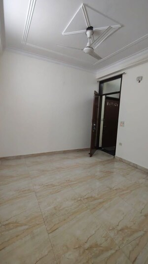 Room in 1 BHK Builder Floor at Saket – for Rent