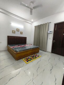 2 BHK Apartment For Rent in Saket