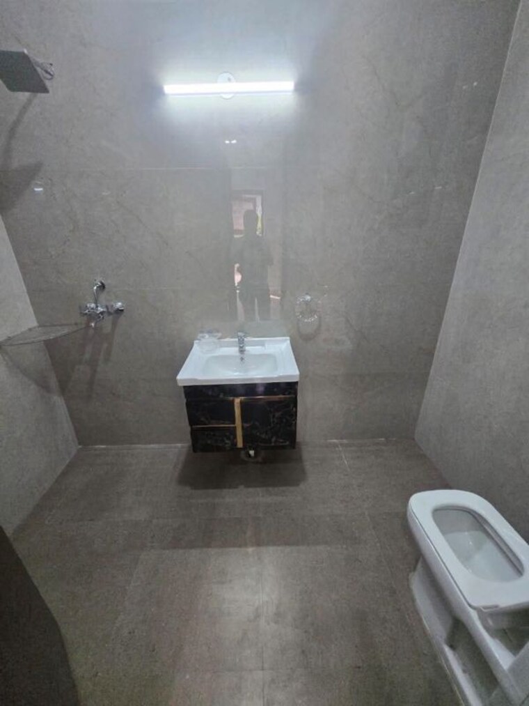Bathroom, saket 2 Bedroom 1050 Sq.Ft. Apartment In Saket Delhi 10420029