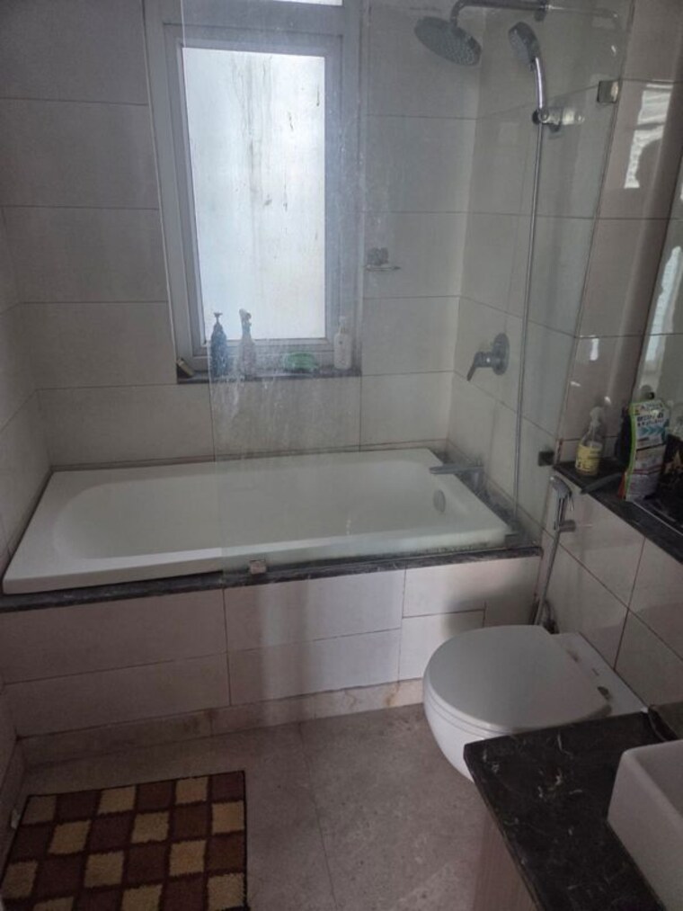 Bathroom, dlf-the-ultima 3.5 Bedroom 2132 Sq.Ft. Apartment In Sector 81 Gurgaon 10420002