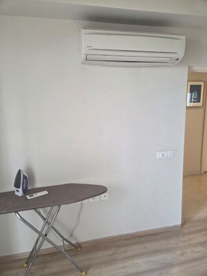 Furnished Amenities in 3.5 BHK Apartment at DLF The Ultima, Sector 81 – for Sale