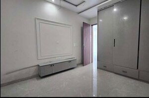 Room in 3 BHK Apartment at Allwin El Spazia, Sanauli – for Rent