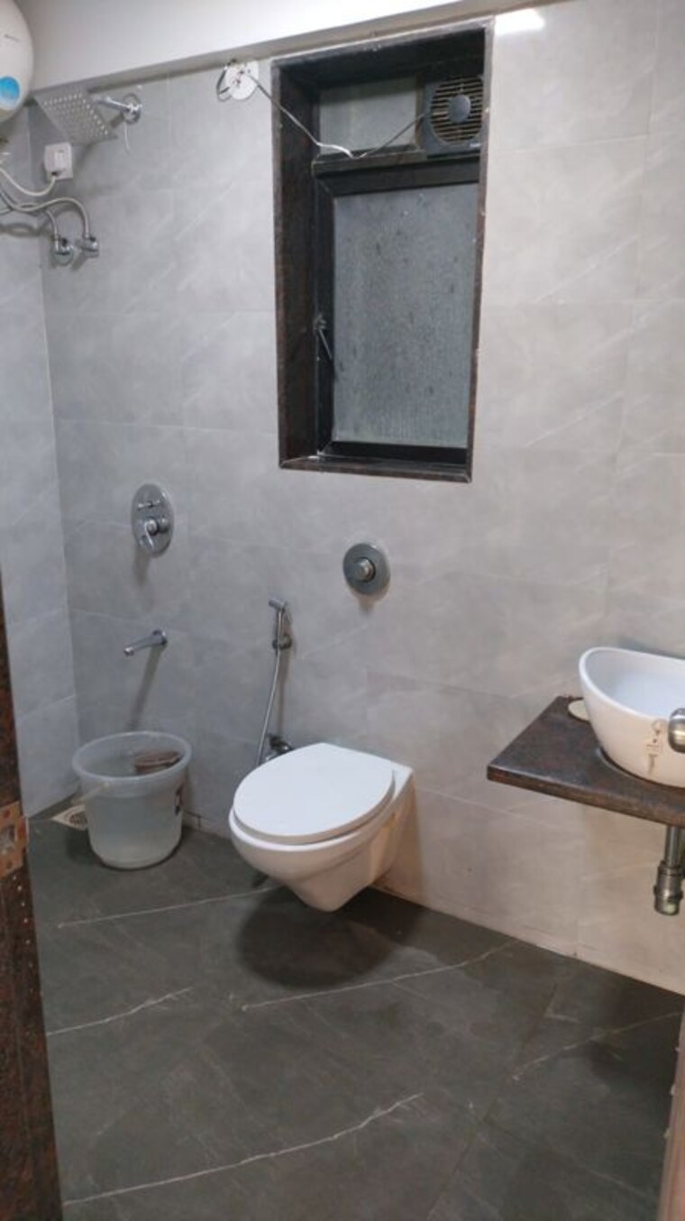 Bathroom, crystal-armus 2 Bedroom 676 Sq.Ft. Apartment In Chembur Mumbai 10420038
