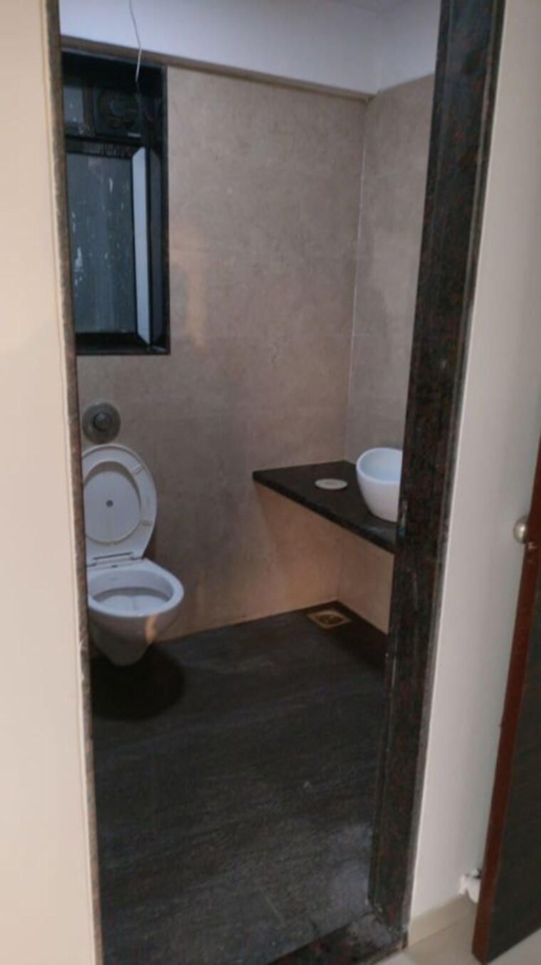 Bathroom, crystal-armus 2 Bedroom 676 Sq.Ft. Apartment In Chembur Mumbai 10420038