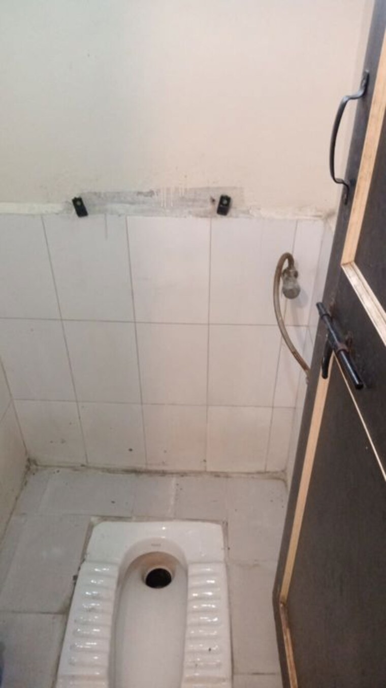 Bathroom, somwar peth 1 Bedroom 590 Sq.Ft. Apartment In Somwar Peth Pune 10420057