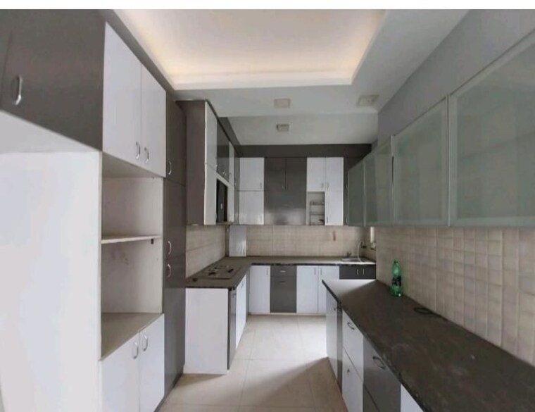 Kitchen, bptp-amstoria-plot 3 Bedroom 2300 Sq.Ft. Apartment In Sector 102 Gurgaon 10420041