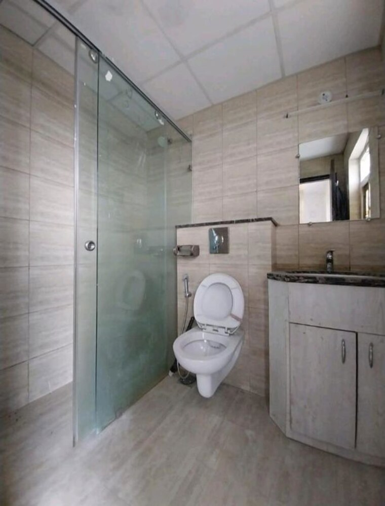 Bathroom, bptp-amstoria-plot 3 Bedroom 2300 Sq.Ft. Apartment In Sector 102 Gurgaon 10420041