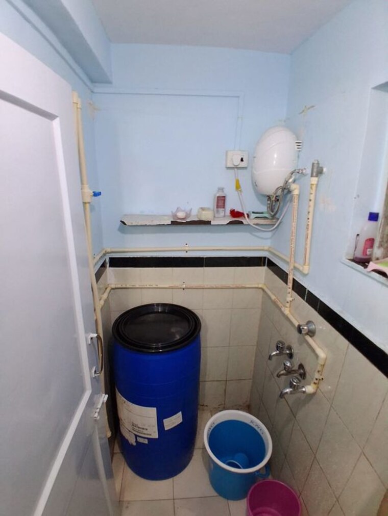 Bathroom, swan-dawn-mills 1 Bedroom 225 Sq.Ft. Apartment In Sewri Mumbai 10373174