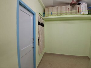 Room in 1 BHK Apartment at Swan Dawn Mills, Sewri – for Rent