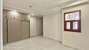 Room in 3 BHK Builder Floor at Ghitorni – for Rent