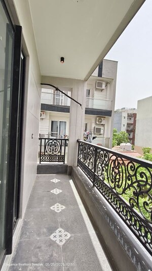 Balcony in 3 BHK Builder Floor at Ghitorni – for Rent