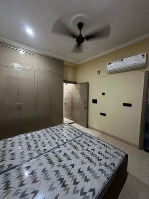 Bedroom in 2 BHK Builder Floor at Sector 40 – for Rent