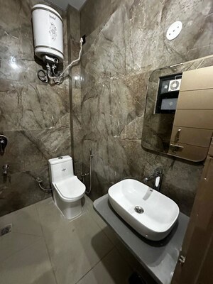 Bathroom in 2 BHK Builder Floor at Sector 40 – for Rent